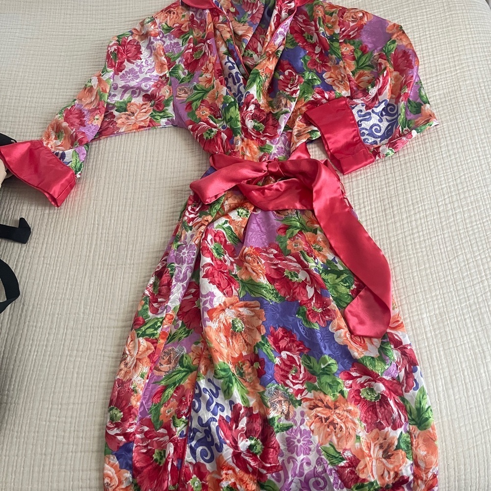 VTG Victoria's Secret Womens Floral Satin Robe &  shirt Gold Label Small Y2K 90s